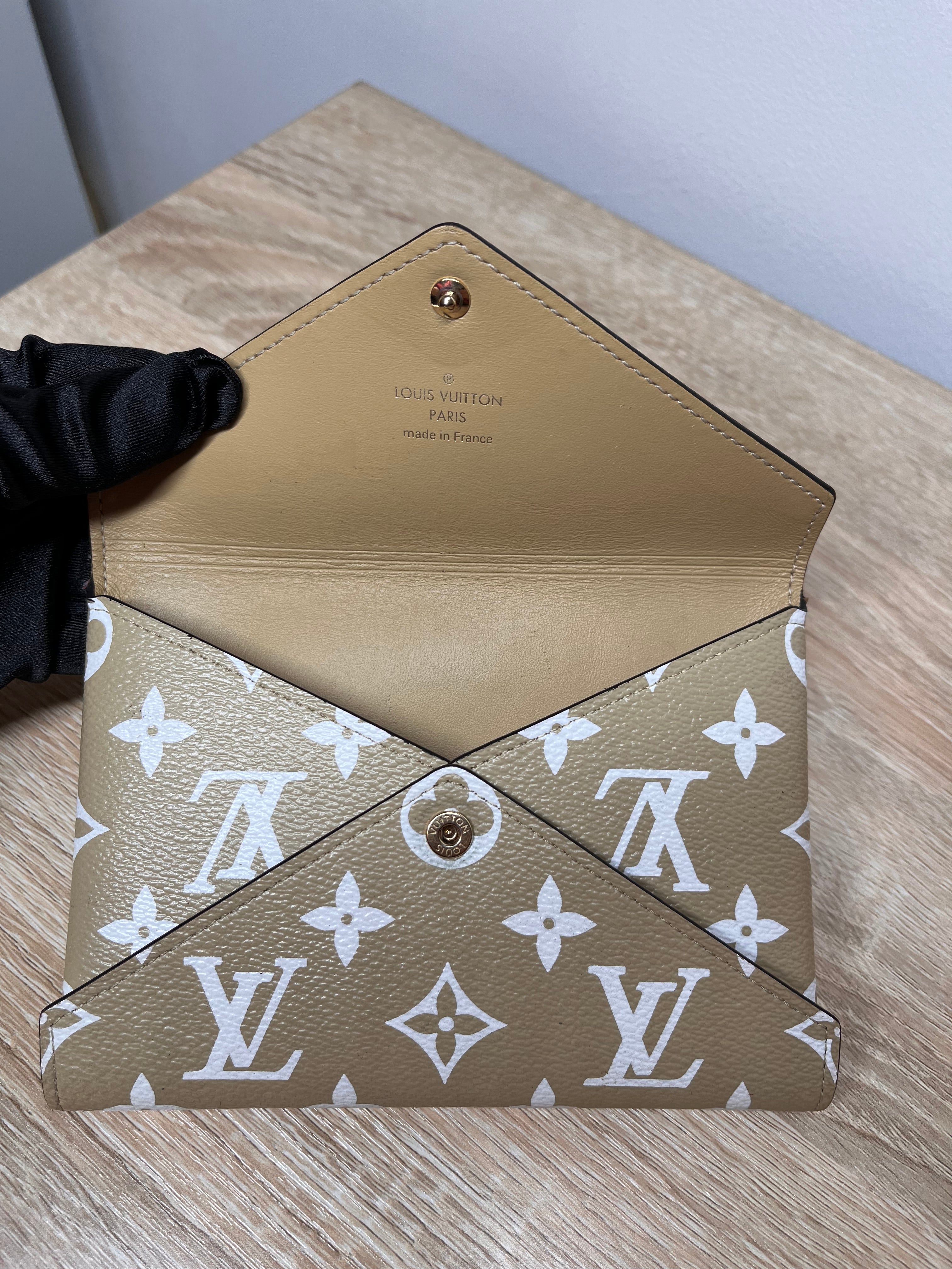 Louis Vuitton Kirigami Beige Pouch, Medium