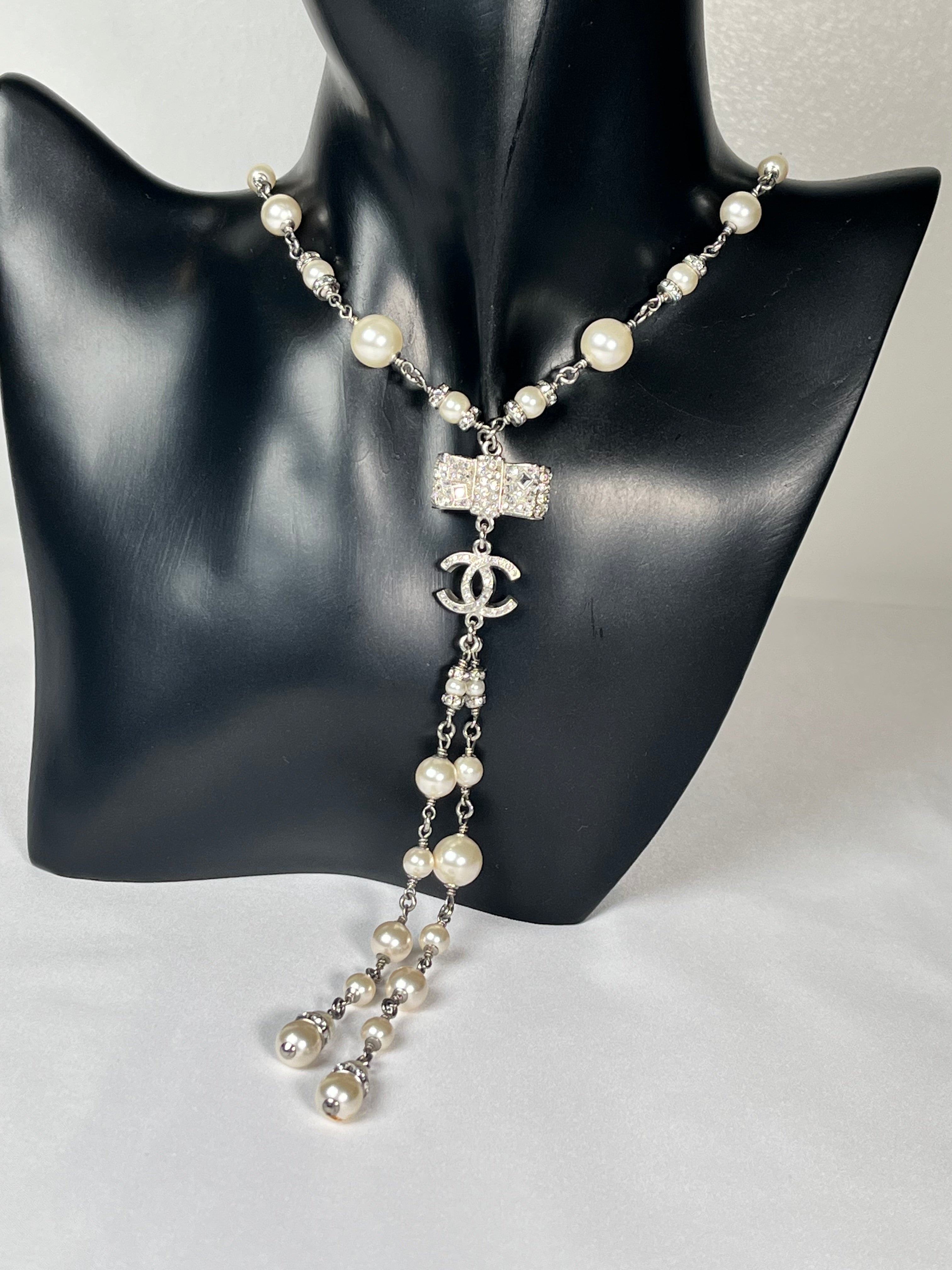 Chanel CC Faux Pearl Silver/Pearl Necklace