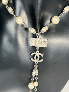 Chanel CC Faux Pearl Silver/Pearl Necklace