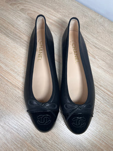 Chanel Ballet Lambskin & Patent Calfskin Flats, 38.5