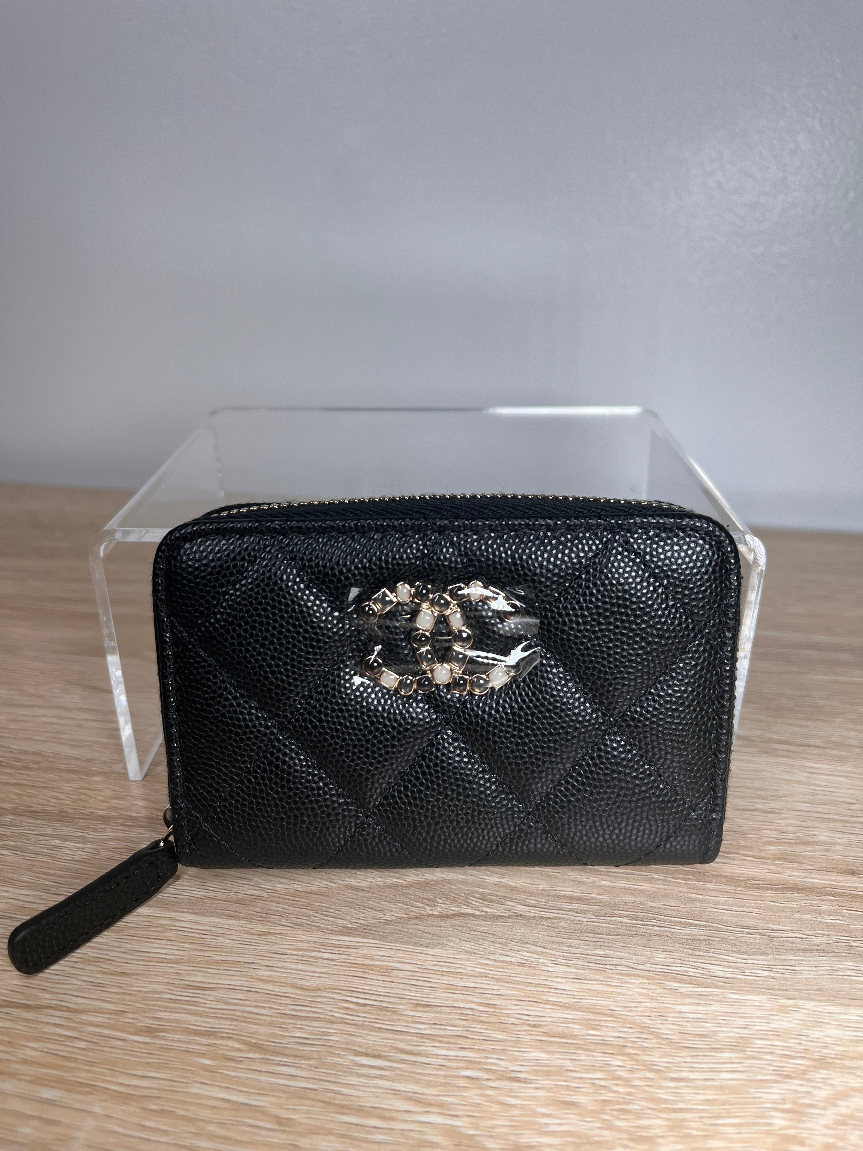 Chanel Caviar Enamel CC Logo Zipper Black Card Holder